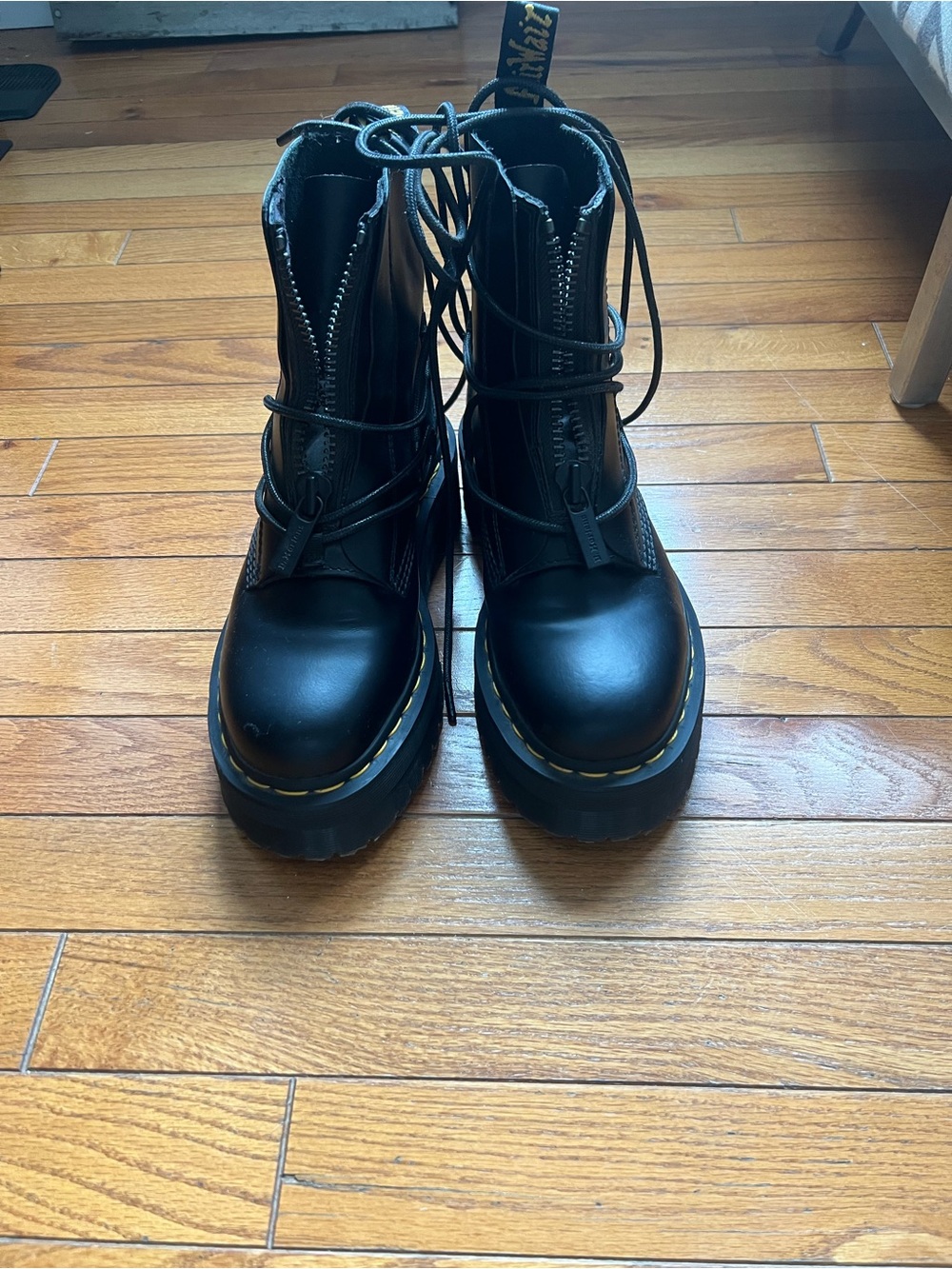 Dr. Martens Jarrick leather lace up boots. - Picture 4 of 9